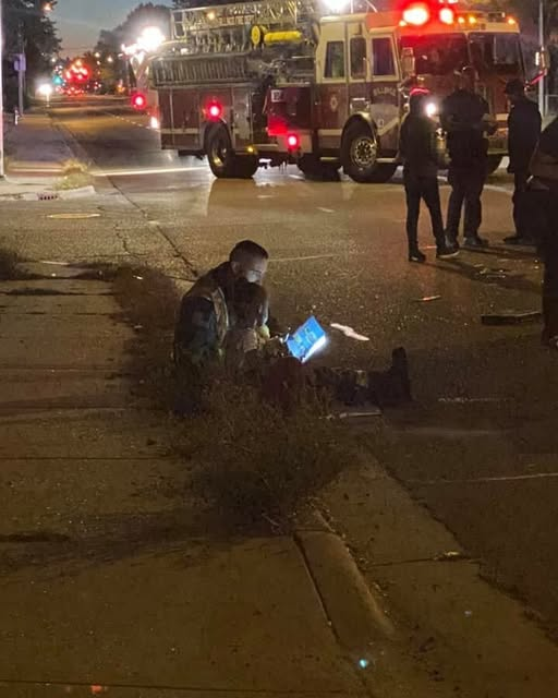 The Storytime on the Curb: A Firefighter’s Quiet Heroism..g